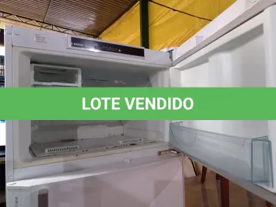 LOTE 459 - 01 GELADEIRA FROST FREE MARCA BOSCH 220V. (NO ESTADO) ATENÇÃO! FAZER A VISITAÇÃO ANTES DE ARREMATAR, NÃO SABEMOS SE FUNCIONA. LEILÃO NÃO TEM GARANTIA E NEM DEVOLUÇÃO, SUJEITO A POSSÍVEIS AVARIAS VISÍVEIS/OCULTAS E/OU AUSÊNCIA DE COMPONENTES.