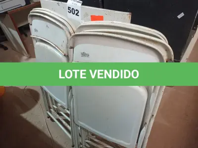 LOTE 502 - 01 MESA DE FERRO COM 07 CADEIRAS. (NO ESTADO) ATENÇÃO! FAZER A VISITAÇÃO ANTES DE ARREMATAR, NÃO SABEMOS SE FUNCIONA. LEILÃO NÃO TEM GARANTIA E NEM DEVOLUÇÃO, SUJEITO A POSSÍVEIS AVARIAS VISÍVEIS/OCULTAS E/OU AUSÊNCIA DE COMPONENTES.