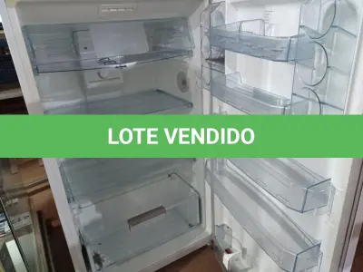 LOTE 459 - 01 GELADEIRA FROST FREE MARCA BOSCH 220V. (NO ESTADO) ATENÇÃO! FAZER A VISITAÇÃO ANTES DE ARREMATAR, NÃO SABEMOS SE FUNCIONA. LEILÃO NÃO TEM GARANTIA E NEM DEVOLUÇÃO, SUJEITO A POSSÍVEIS AVARIAS VISÍVEIS/OCULTAS E/OU AUSÊNCIA DE COMPONENTES.