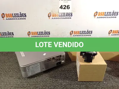 LOTE 426 - 01 PROJETOR MULTIMIDIA E 03 LÂMPADAS. (NO ESTADO) ATENÇÃO! FAZER A VISITAÇÃO ANTES DE ARREMATAR, NÃO SABEMOS SE FUNCIONA. LEILÃO NÃO TEM GARANTIA E NEM DEVOLUÇÃO, SUJEITO A POSSÍVEIS AVARIAS VISÍVEIS/OCULTAS E/OU AUSÊNCIA DE COMPONENTES.
