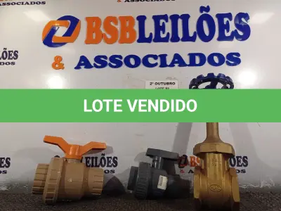 LOTE 306 - 01 REGISTRO BRUTO DE GAVETA 1.1/4”, 01 REGISTRO ESFERA DE PVC SOLDÁVEL 60MM COM UNIÃO E 01 REGISTRO ESFERA DE PVC SOLDÁVEL 50MM COM UNIÃO. (NO ESTADO) ATENÇÃO! FAZER A VISITAÇÃO ANTES DE ARREMATAR, NÃO SABEMOS SE FUNCIONA. LEILÃO NÃO TEM GARANTIA E NEM DEVOLUÇÃO, SUJEITO A POSSÍVEIS AVARIAS VISÍVEIS/OCULTAS E/OU AUSÊNCIA DE COMPONENTES.