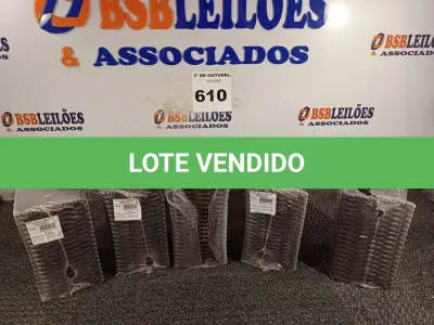 LOTE 610 - 05 ARANDELAS RETANGULARES RÚSTICAS. (NO ESTADO) ATENÇÃO! FAZER A VISITAÇÃO ANTES DE ARREMATAR, NÃO SABEMOS SE FUNCIONA. LEILÃO NÃO TEM GARANTIA E NEM DEVOLUÇÃO, SUJEITO A POSSÍVEIS AVARIAS VISÍVEIS/OCULTAS E/OU AUSÊNCIA DE COMPONENTES.
