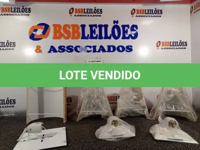 LOTE 311 - 04 ARANDELAS. (NO ESTADO) ATENÇÃO! FAZER A VISITAÇÃO ANTES DE ARREMATAR, NÃO SABEMOS SE FUNCIONA. LEILÃO NÃO TEM GARANTIA E NEM DEVOLUÇÃO, SUJEITO A POSSÍVEIS AVARIAS VISÍVEIS/OCULTAS E/OU AUSÊNCIA DE COMPONENTES.