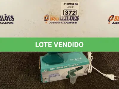 LOTE 372 - 01 FERRO PORTÁTIL. (NO ESTADO) ATENÇÃO! FAZER A VISITAÇÃO ANTES DE ARREMATAR, NÃO SABEMOS SE FUNCIONA. LEILÃO NÃO TEM GARANTIA E NEM DEVOLUÇÃO, SUJEITO A POSSÍVEIS AVARIAS VISÍVEIS/OCULTAS E/OU AUSÊNCIA DE COMPONENTES.