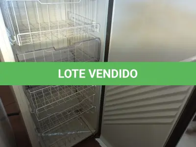 LOTE 524 - 01 FREEZER VERTICAL MARCA BRASTEMP 220V. (NO ESTADO) ATENÇÃO! FAZER A VISITAÇÃO ANTES DE ARREMATAR, NÃO SABEMOS SE FUNCIONA. LEILÃO NÃO TEM GARANTIA E NEM DEVOLUÇÃO, SUJEITO A POSSÍVEIS AVARIAS VISÍVEIS/OCULTAS E/OU AUSÊNCIA DE COMPONENTES.