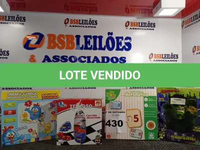 LOTE 430 - 01 BONECO HORRIPILOIDE, 01 JOGO DESCOBRINDO A MATEMÁTICA, 01 BONECO TEIMOSO CORRIDA DIVERTIDA E 01 QUEBRA-CABEÇA DA GALINHA PINTADINHA. (NO ESTADO) ATENÇÃO! FAZER A VISITAÇÃO ANTES DE ARREMATAR, NÃO SABEMOS SE FUNCIONA. LEILÃO NÃO TEM GARANTIA E NEM DEVOLUÇÃO, SUJEITO A POSSÍVEIS AVARIAS VISÍVEIS/OCULTAS E/OU AUSÊNCIA DE COMPONENTES.
