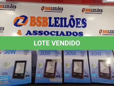 LOTE 304 - 04 REFLETORES DE LED 30W. (NO ESTADO) ATENÇÃO! FAZER A VISITAÇÃO ANTES DE ARREMATAR, NÃO SABEMOS SE FUNCIONA. LEILÃO NÃO TEM GARANTIA E NEM DEVOLUÇÃO, SUJEITO A POSSÍVEIS AVARIAS VISÍVEIS/OCULTAS E/OU AUSÊNCIA DE COMPONENTES.