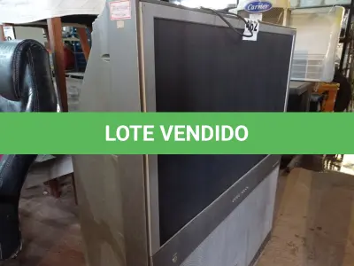 LOTE 462 - 01 TV LG 40” POL. (NO ESTADO) ATENÇÃO! FAZER A VISITAÇÃO ANTES DE ARREMATAR, NÃO SABEMOS SE FUNCIONA. LEILÃO NÃO TEM GARANTIA E NEM DEVOLUÇÃO, SUJEITO A POSSÍVEIS AVARIAS VISÍVEIS/OCULTAS E/OU AUSÊNCIA DE COMPONENTES.
