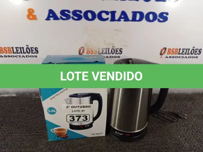 LOTE 373 - 01 JARRA ELÉTRICA 3 LITROS 220V. (NO ESTADO) ATENÇÃO! FAZER A VISITAÇÃO ANTES DE ARREMATAR, NÃO SABEMOS SE FUNCIONA. LEILÃO NÃO TEM GARANTIA E NEM DEVOLUÇÃO, SUJEITO A POSSÍVEIS AVARIAS VISÍVEIS/OCULTAS E/OU AUSÊNCIA DE COMPONENTES.
