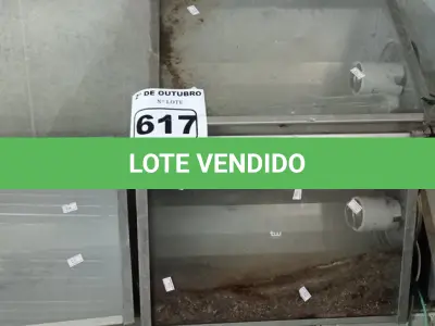LOTE 617 - 04 LUMINÁRIAS DE PÁTIO. (NO ESTADO) ATENÇÃO! FAZER A VISITAÇÃO ANTES DE ARREMATAR, NÃO SABEMOS SE FUNCIONA. LEILÃO NÃO TEM GARANTIA E NEM DEVOLUÇÃO, SUJEITO A POSSÍVEIS AVARIAS VISÍVEIS/OCULTAS E/OU AUSÊNCIA DE COMPONENTES.