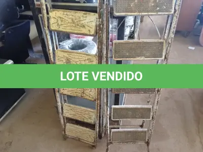 LOTE 549 - 02 ESCADAS DE METAL. (NO ESTADO) ATENÇÃO! FAZER A VISITAÇÃO ANTES DE ARREMATAR, NÃO SABEMOS SE FUNCIONA. LEILÃO NÃO TEM GARANTIA E NEM DEVOLUÇÃO, SUJEITO A POSSÍVEIS AVARIAS VISÍVEIS/OCULTAS E/OU AUSÊNCIA DE COMPONENTES.