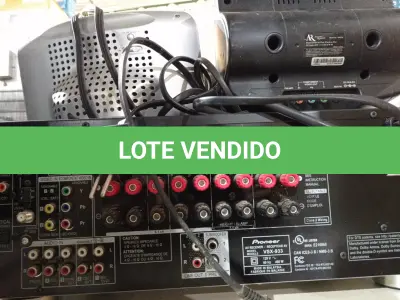 LOTE 496 - 02 RÁDIOS RELÓGIO, 01 APARELHO ACOUSTIC RESEARCB E 01 RECEIVER MARCA PIONNER. (NO ESTADO) ATENÇÃO! FAZER A VISITAÇÃO ANTES DE ARREMATAR, NÃO SABEMOS SE FUNCIONA. LEILÃO NÃO TEM GARANTIA E NEM DEVOLUÇÃO, SUJEITO A POSSÍVEIS AVARIAS VISÍVEIS/OCULTAS E/OU AUSÊNCIA DE COMPONENTES.