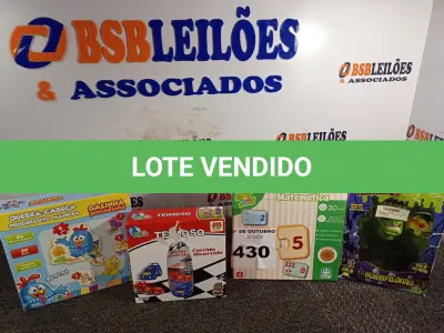 LOTE 430 - 01 BONECO HORRIPILOIDE, 01 JOGO DESCOBRINDO A MATEMÁTICA, 01 BONECO TEIMOSO CORRIDA DIVERTIDA E 01 QUEBRA-CABEÇA DA GALINHA PINTADINHA. (NO ESTADO) ATENÇÃO! FAZER A VISITAÇÃO ANTES DE ARREMATAR, NÃO SABEMOS SE FUNCIONA. LEILÃO NÃO TEM GARANTIA E NEM DEVOLUÇÃO, SUJEITO A POSSÍVEIS AVARIAS VISÍVEIS/OCULTAS E/OU AUSÊNCIA DE COMPONENTES.