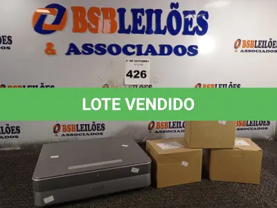 LOTE 426 - 01 PROJETOR MULTIMIDIA E 03 LÂMPADAS. (NO ESTADO) ATENÇÃO! FAZER A VISITAÇÃO ANTES DE ARREMATAR, NÃO SABEMOS SE FUNCIONA. LEILÃO NÃO TEM GARANTIA E NEM DEVOLUÇÃO, SUJEITO A POSSÍVEIS AVARIAS VISÍVEIS/OCULTAS E/OU AUSÊNCIA DE COMPONENTES.