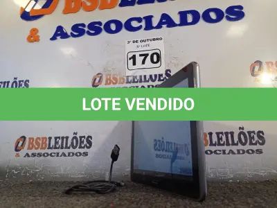LOTE 170 - 01 TABLET SAMSUNG COM CABO. (NO ESTADO) ATENÇÃO! FAZER A VISITAÇÃO ANTES DE ARREMATAR, NÃO SABEMOS SE FUNCIONA. LEILÃO NÃO TEM GARANTIA E NEM DEVOLUÇÃO, SUJEITO A POSSÍVEIS AVARIAS VISÍVEIS/OCULTAS E/OU AUSÊNCIA DE COMPONENTES.