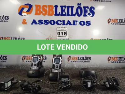LOTE 016 - 04 RÁDIOS COMUNICADOR. (NO ESTADO) ATENÇÃO! FAZER A VISITAÇÃO ANTES DE ARREMATAR, NÃO SABEMOS SE FUNCIONA. LEILÃO NÃO TEM GARANTIA E NEM DEVOLUÇÃO, SUJEITO A POSSÍVEIS AVARIAS VISÍVEIS/OCULTAS E/OU AUSÊNCIA DE COMPONENTES.