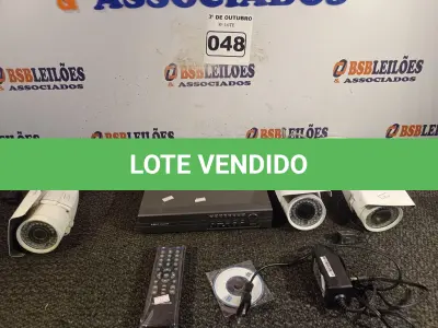 LOTE 048 - 01 DVR E 03 CÂMERAS DE SEGURANÇA. (NO ESTADO) ATENÇÃO! FAZER A VISITAÇÃO ANTES DE ARREMATAR, NÃO SABEMOS SE FUNCIONA. LEILÃO NÃO TEM GARANTIA E NEM DEVOLUÇÃO, SUJEITO A POSSÍVEIS AVARIAS VISÍVEIS/OCULTAS E/OU AUSÊNCIA DE COMPONENTES.