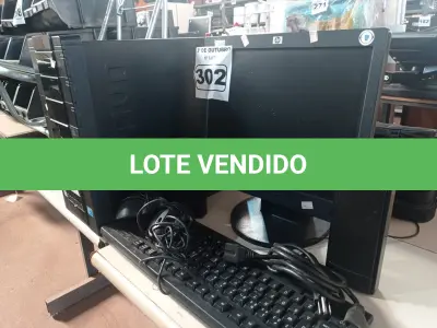 LOTE 302 - 01 CPU, 01 MONITOR, 01 TECLADO E 01 MOUSE. (NO ESTADO) ATENÇÃO! FAZER A VISITAÇÃO ANTES DE ARREMATAR, NÃO SABEMOS SE FUNCIONA. LEILÃO NÃO TEM GARANTIA E NEM DEVOLUÇÃO, SUJEITO A POSSÍVEIS AVARIAS VISÍVEIS/OCULTAS E/OU AUSÊNCIA DE COMPONENTES.