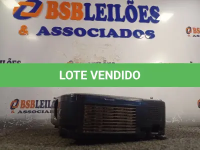 LOTE 038 - 01 PROJETOR MULTIMIDIA MARCA EPSON. (NO ESTADO) ATENÇÃO! FAZER A VISITAÇÃO ANTES DE ARREMATAR, NÃO SABEMOS SE FUNCIONA. LEILÃO NÃO TEM GARANTIA E NEM DEVOLUÇÃO, SUJEITO A POSSÍVEIS AVARIAS VISÍVEIS/OCULTAS E/OU AUSÊNCIA DE COMPONENTES.