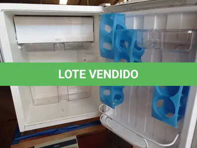 LOTE 068 - 01 FRIGOBAR MARCA CÔNSUL 220V. (NO ESTADO) ATENÇÃO! FAZER A VISITAÇÃO ANTES DE ARREMATAR, NÃO SABEMOS SE FUNCIONA. LEILÃO NÃO TEM GARANTIA E NEM DEVOLUÇÃO, SUJEITO A POSSÍVEIS AVARIAS VISÍVEIS/OCULTAS E/OU AUSÊNCIA DE COMPONENTES.