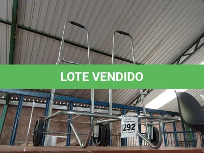 LOTE 292 - 02 CARRINHOS PARA TRANSPORTE DE CARGAS. (NO ESTADO) ATENÇÃO! FAZER A VISITAÇÃO ANTES DE ARREMATAR, NÃO SABEMOS SE FUNCIONA. LEILÃO NÃO TEM GARANTIA E NEM DEVOLUÇÃO, SUJEITO A POSSÍVEIS AVARIAS VISÍVEIS/OCULTAS E/OU AUSÊNCIA DE COMPONENTES.