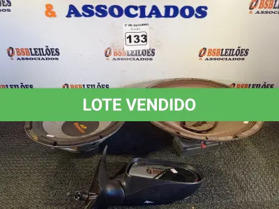 LOTE 133 - 01 RETROVISOR E 02 ALTO-FALANTES MARCAS E MODELOS DIVERSOS. (NO ESTADO) ATENÇÃO! FAZER A VISITAÇÃO ANTES DE ARREMATAR, NÃO SABEMOS SE FUNCIONA. LEILÃO NÃO TEM GARANTIA E NEM DEVOLUÇÃO, SUJEITO A POSSÍVEIS AVARIAS VISÍVEIS/OCULTAS E/OU AUSÊNCIA DE COMPONENTES.
