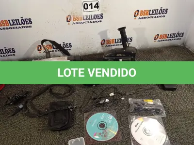 LOTE 014 - 02 FILMADORAS MARCAS E MODELOS DIVERSOS. (NO ESTADO) ATENÇÃO! FAZER A VISITAÇÃO ANTES DE ARREMATAR, NÃO SABEMOS SE FUNCIONA. LEILÃO NÃO TEM GARANTIA E NEM DEVOLUÇÃO, SUJEITO A POSSÍVEIS AVARIAS VISÍVEIS/OCULTAS E/OU AUSÊNCIA DE COMPONENTES.