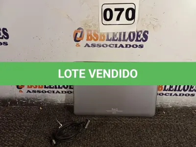 LOTE 070 - 01 TABLET SAMSUNG COM CABO. (NO ESTADO) ATENÇÃO! FAZER A VISITAÇÃO ANTES DE ARREMATAR, NÃO SABEMOS SE FUNCIONA. LEILÃO NÃO TEM GARANTIA E NEM DEVOLUÇÃO, SUJEITO A POSSÍVEIS AVARIAS VISÍVEIS/OCULTAS E/OU AUSÊNCIA DE COMPONENTES.