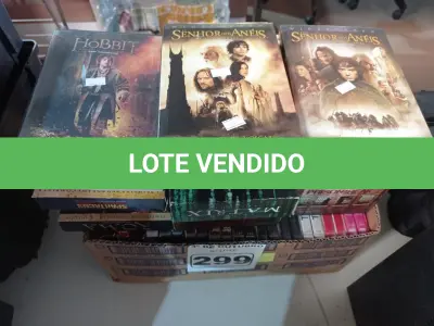 LOTE 299 - 01 LOTE COM VÁRIOS DVD’S TÍTULOS DIVERSOS. (NO ESTADO) ATENÇÃO! FAZER A VISITAÇÃO ANTES DE ARREMATAR, NÃO SABEMOS SE FUNCIONA. LEILÃO NÃO TEM GARANTIA E NEM DEVOLUÇÃO, SUJEITO A POSSÍVEIS AVARIAS VISÍVEIS/OCULTAS E/OU AUSÊNCIA DE COMPONENTES.