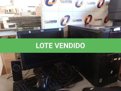 LOTE 103 - 01 CPU, 01 MONITOR, 01 TECLADO E 01 MOUSE. (NO ESTADO) ATENÇÃO! FAZER A VISITAÇÃO ANTES DE ARREMATAR, NÃO SABEMOS SE FUNCIONA. LEILÃO NÃO TEM GARANTIA E NEM DEVOLUÇÃO, SUJEITO A POSSÍVEIS AVARIAS VISÍVEIS/OCULTAS E/OU AUSÊNCIA DE COMPONENTES.