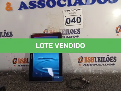 LOTE 040 - 01 TABLET SAMSUNG COM CABO. (NO ESTADO) ATENÇÃO! FAZER A VISITAÇÃO ANTES DE ARREMATAR, NÃO SABEMOS SE FUNCIONA. LEILÃO NÃO TEM GARANTIA E NEM DEVOLUÇÃO, SUJEITO A POSSÍVEIS AVARIAS VISÍVEIS/OCULTAS E/OU AUSÊNCIA DE COMPONENTES.
