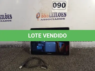 LOTE 090 - 01 TABLET SAMSUNG COM CABO. (NO ESTADO) ATENÇÃO! FAZER A VISITAÇÃO ANTES DE ARREMATAR, NÃO SABEMOS SE FUNCIONA. LEILÃO NÃO TEM GARANTIA E NEM DEVOLUÇÃO, SUJEITO A POSSÍVEIS AVARIAS VISÍVEIS/OCULTAS E/OU AUSÊNCIA DE COMPONENTES.
