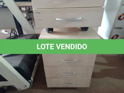 LOTE 234 - 02 GAVETEIROS COM 04 GAVETAS. (NO ESTADO) ATENÇÃO! FAZER A VISITAÇÃO ANTES DE ARREMATAR, NÃO SABEMOS SE FUNCIONA. LEILÃO NÃO TEM GARANTIA E NEM DEVOLUÇÃO, SUJEITO A POSSÍVEIS AVARIAS VISÍVEIS/OCULTAS E/OU AUSÊNCIA DE COMPONENTES.