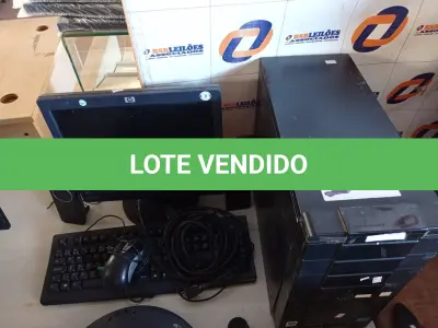 LOTE 103 - 01 CPU, 01 MONITOR, 01 TECLADO E 01 MOUSE. (NO ESTADO) ATENÇÃO! FAZER A VISITAÇÃO ANTES DE ARREMATAR, NÃO SABEMOS SE FUNCIONA. LEILÃO NÃO TEM GARANTIA E NEM DEVOLUÇÃO, SUJEITO A POSSÍVEIS AVARIAS VISÍVEIS/OCULTAS E/OU AUSÊNCIA DE COMPONENTES.
