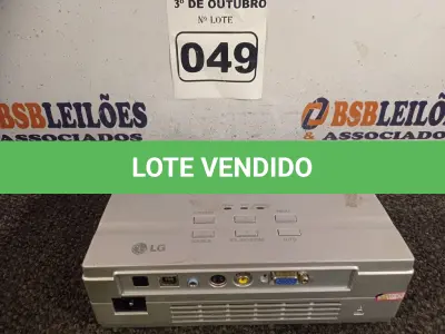 LOTE 049 - 01 PROJETOR MULTIMIDIA MARCA LG. (NO ESTADO) ATENÇÃO! FAZER A VISITAÇÃO ANTES DE ARREMATAR, NÃO SABEMOS SE FUNCIONA. LEILÃO NÃO TEM GARANTIA E NEM DEVOLUÇÃO, SUJEITO A POSSÍVEIS AVARIAS VISÍVEIS/OCULTAS E/OU AUSÊNCIA DE COMPONENTES.