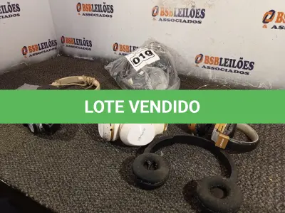LOTE 019 - 01 LOTE COM VÁRIOS FONES DE OUVIDO MARCAS E MODELOS DIVERSOS. (NO ESTADO) ATENÇÃO! FAZER A VISITAÇÃO ANTES DE ARREMATAR, NÃO SABEMOS SE FUNCIONA. LEILÃO NÃO TEM GARANTIA E NEM DEVOLUÇÃO, SUJEITO A POSSÍVEIS AVARIAS VISÍVEIS/OCULTAS E/OU AUSÊNCIA DE COMPONENTES.