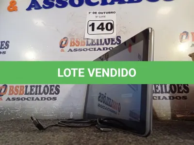 LOTE 140 - 01 TABLET SAMSUNG COM CABO. (NO ESTADO) ATENÇÃO! FAZER A VISITAÇÃO ANTES DE ARREMATAR, NÃO SABEMOS SE FUNCIONA. LEILÃO NÃO TEM GARANTIA E NEM DEVOLUÇÃO, SUJEITO A POSSÍVEIS AVARIAS VISÍVEIS/OCULTAS E/OU AUSÊNCIA DE COMPONENTES.