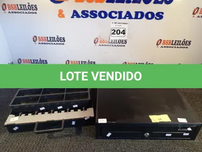 LOTE 204 - 01 GAVETA PARA CAIXA. (NO ESTADO) ATENÇÃO! FAZER A VISITAÇÃO ANTES DE ARREMATAR, NÃO SABEMOS SE FUNCIONA. LEILÃO NÃO TEM GARANTIA E NEM DEVOLUÇÃO, SUJEITO A POSSÍVEIS AVARIAS VISÍVEIS/OCULTAS E/OU AUSÊNCIA DE COMPONENTES.