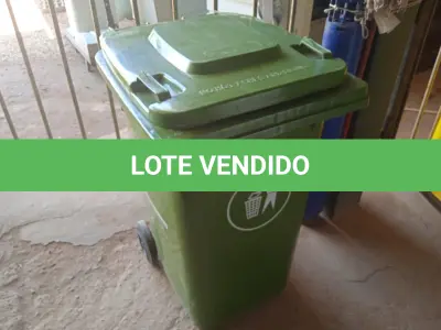 LOTE 176 - 01 CONTAINER HDPE EN840 240LITROS. (NO ESTADO) ATENÇÃO! FAZER A VISITAÇÃO ANTES DE ARREMATAR, NÃO SABEMOS SE FUNCIONA. LEILÃO NÃO TEM GARANTIA E NEM DEVOLUÇÃO, SUJEITO A POSSÍVEIS AVARIAS VISÍVEIS/OCULTAS E/OU AUSÊNCIA DE COMPONENTES.