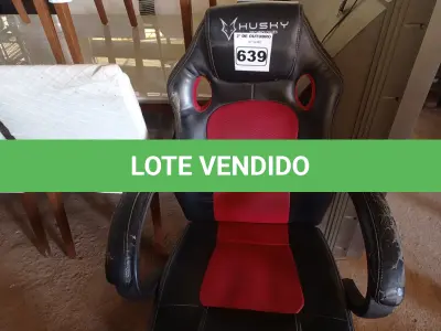 LOTE 639 - 01 CADEIRA GAMER. (NO ESTADO) ATENÇÃO! FAZER A VISITAÇÃO ANTES DE ARREMATAR, NÃO SABEMOS SE FUNCIONA. LEILÃO NÃO TEM GARANTIA E NEM DEVOLUÇÃO, SUJEITO A POSSÍVEIS AVARIAS VISÍVEIS/OCULTAS E/OU AUSÊNCIA DE COMPONENTES.