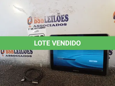 LOTE 270 - 01 TABLET SAMSUNG COM CABO. (NO ESTADO) ATENÇÃO! FAZER A VISITAÇÃO ANTES DE ARREMATAR, NÃO SABEMOS SE FUNCIONA. LEILÃO NÃO TEM GARANTIA E NEM DEVOLUÇÃO, SUJEITO A POSSÍVEIS AVARIAS VISÍVEIS/OCULTAS E/OU AUSÊNCIA DE COMPONENTES.