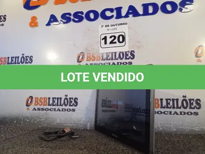 LOTE 120 - 01 TABLET SAMSUNG COM CABO. (NO ESTADO) ATENÇÃO! FAZER A VISITAÇÃO ANTES DE ARREMATAR, NÃO SABEMOS SE FUNCIONA. LEILÃO NÃO TEM GARANTIA E NEM DEVOLUÇÃO, SUJEITO A POSSÍVEIS AVARIAS VISÍVEIS/OCULTAS E/OU AUSÊNCIA DE COMPONENTES.