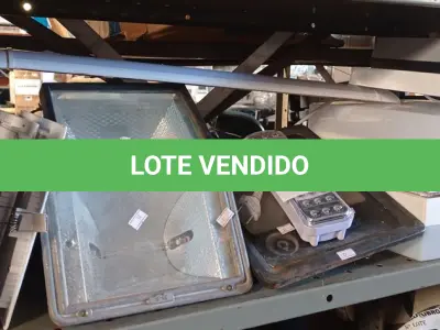 LOTE 158 - 01 LOTE COM VÁRIAS LUMINÁRIAS MARCAS E MODELOS DIVERSOS. (NO ESTADO) ATENÇÃO! FAZER A VISITAÇÃO ANTES DE ARREMATAR, NÃO SABEMOS SE FUNCIONA. LEILÃO NÃO TEM GARANTIA E NEM DEVOLUÇÃO, SUJEITO A POSSÍVEIS AVARIAS VISÍVEIS/OCULTAS E/OU AUSÊNCIA DE COMPONENTES.