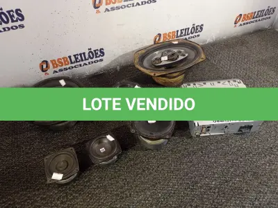 LOTE 044 - 01 APARELHO DE SOM AUTOMOTIVO E 06 ALTO-FALANTES MARCAS E MODELOS DIVERSOS. (NO ESTADO) ATENÇÃO! FAZER A VISITAÇÃO ANTES DE ARREMATAR, NÃO SABEMOS SE FUNCIONA. LEILÃO NÃO TEM GARANTIA E NEM DEVOLUÇÃO, SUJEITO A POSSÍVEIS AVARIAS VISÍVEIS/OCULTAS E/OU AUSÊNCIA DE COMPONENTES.