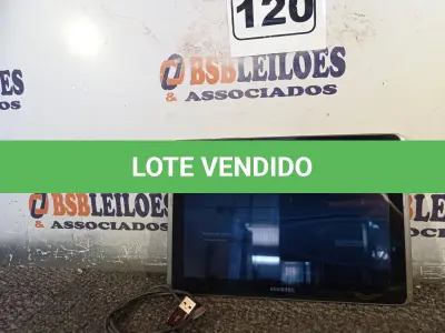 LOTE 120 - 01 TABLET SAMSUNG COM CABO. (NO ESTADO) ATENÇÃO! FAZER A VISITAÇÃO ANTES DE ARREMATAR, NÃO SABEMOS SE FUNCIONA. LEILÃO NÃO TEM GARANTIA E NEM DEVOLUÇÃO, SUJEITO A POSSÍVEIS AVARIAS VISÍVEIS/OCULTAS E/OU AUSÊNCIA DE COMPONENTES.