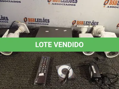 LOTE 048 - 01 DVR E 03 CÂMERAS DE SEGURANÇA. (NO ESTADO) ATENÇÃO! FAZER A VISITAÇÃO ANTES DE ARREMATAR, NÃO SABEMOS SE FUNCIONA. LEILÃO NÃO TEM GARANTIA E NEM DEVOLUÇÃO, SUJEITO A POSSÍVEIS AVARIAS VISÍVEIS/OCULTAS E/OU AUSÊNCIA DE COMPONENTES.