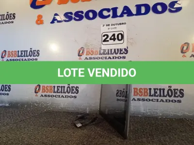 LOTE 240 - 01 TABLET SAMSUNG COM CABO. (NO ESTADO) ATENÇÃO! FAZER A VISITAÇÃO ANTES DE ARREMATAR, NÃO SABEMOS SE FUNCIONA. LEILÃO NÃO TEM GARANTIA E NEM DEVOLUÇÃO, SUJEITO A POSSÍVEIS AVARIAS VISÍVEIS/OCULTAS E/OU AUSÊNCIA DE COMPONENTES.