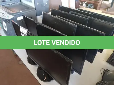 LOTE 104 - 10 MONITORES MARCAS E MODELOS DIVERSOS PARA RETIRADA DE PEÇAS. (NO ESTADO) ATENÇÃO! FAZER A VISITAÇÃO ANTES DE ARREMATAR, NÃO SABEMOS SE FUNCIONA. LEILÃO NÃO TEM GARANTIA E NEM DEVOLUÇÃO, SUJEITO A POSSÍVEIS AVARIAS VISÍVEIS/OCULTAS E/OU AUSÊNCIA DE COMPONENTES.