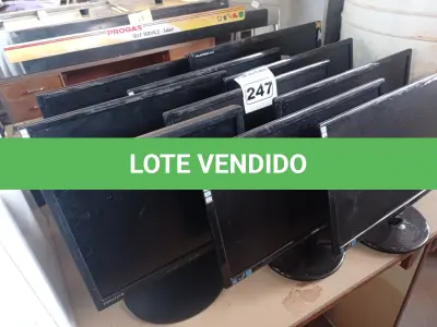 LOTE 247 - 10 MONITORES MARCAS E MODELOS DIVERSOS PARA RETIRADA DE PEÇAS. (NO ESTADO) ATENÇÃO! FAZER A VISITAÇÃO ANTES DE ARREMATAR, NÃO SABEMOS SE FUNCIONA. LEILÃO NÃO TEM GARANTIA E NEM DEVOLUÇÃO, SUJEITO A POSSÍVEIS AVARIAS VISÍVEIS/OCULTAS E/OU AUSÊNCIA DE COMPONENTES.