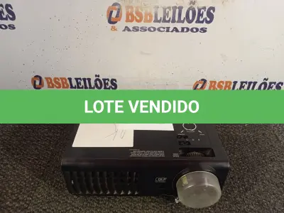 LOTE 037 - 01 PROJETOR MULTIMIDIA MARCA LG. (NO ESTADO) ATENÇÃO! FAZER A VISITAÇÃO ANTES DE ARREMATAR, NÃO SABEMOS SE FUNCIONA. LEILÃO NÃO TEM GARANTIA E NEM DEVOLUÇÃO, SUJEITO A POSSÍVEIS AVARIAS VISÍVEIS/OCULTAS E/OU AUSÊNCIA DE COMPONENTES.